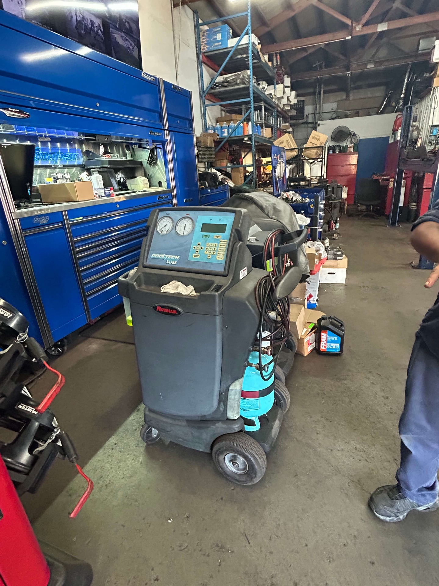 Robinair CoolTech A/C recovery machine